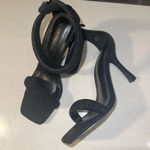 BLACK SPARKLE RHINESTONE TWO STRAP HEEL